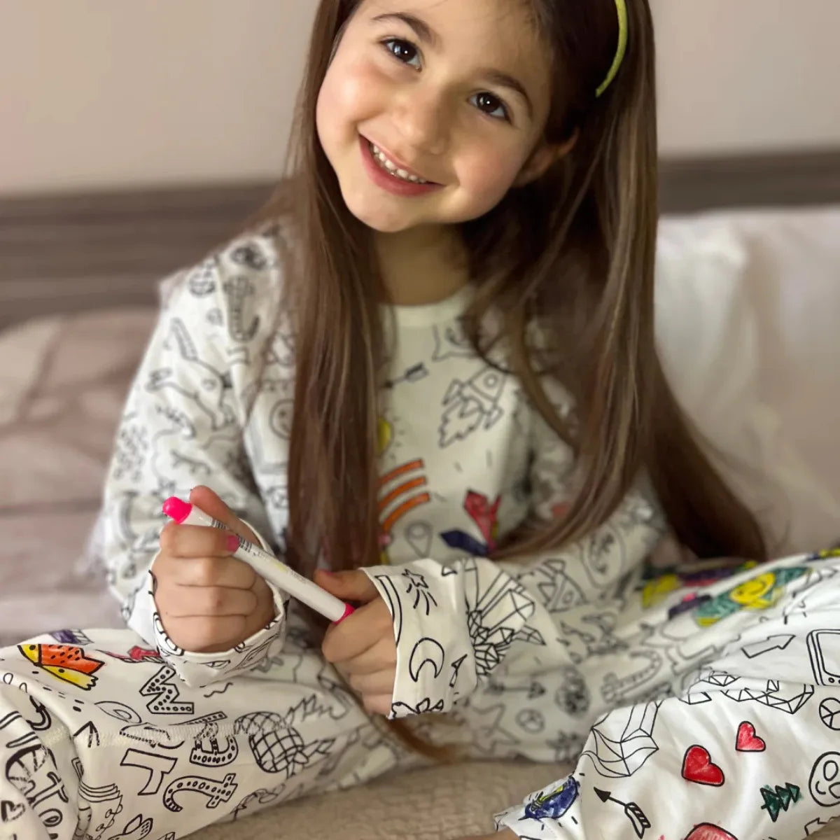 Dwuczęściowa piżama do kolorowania | Zima (4–8 lat)