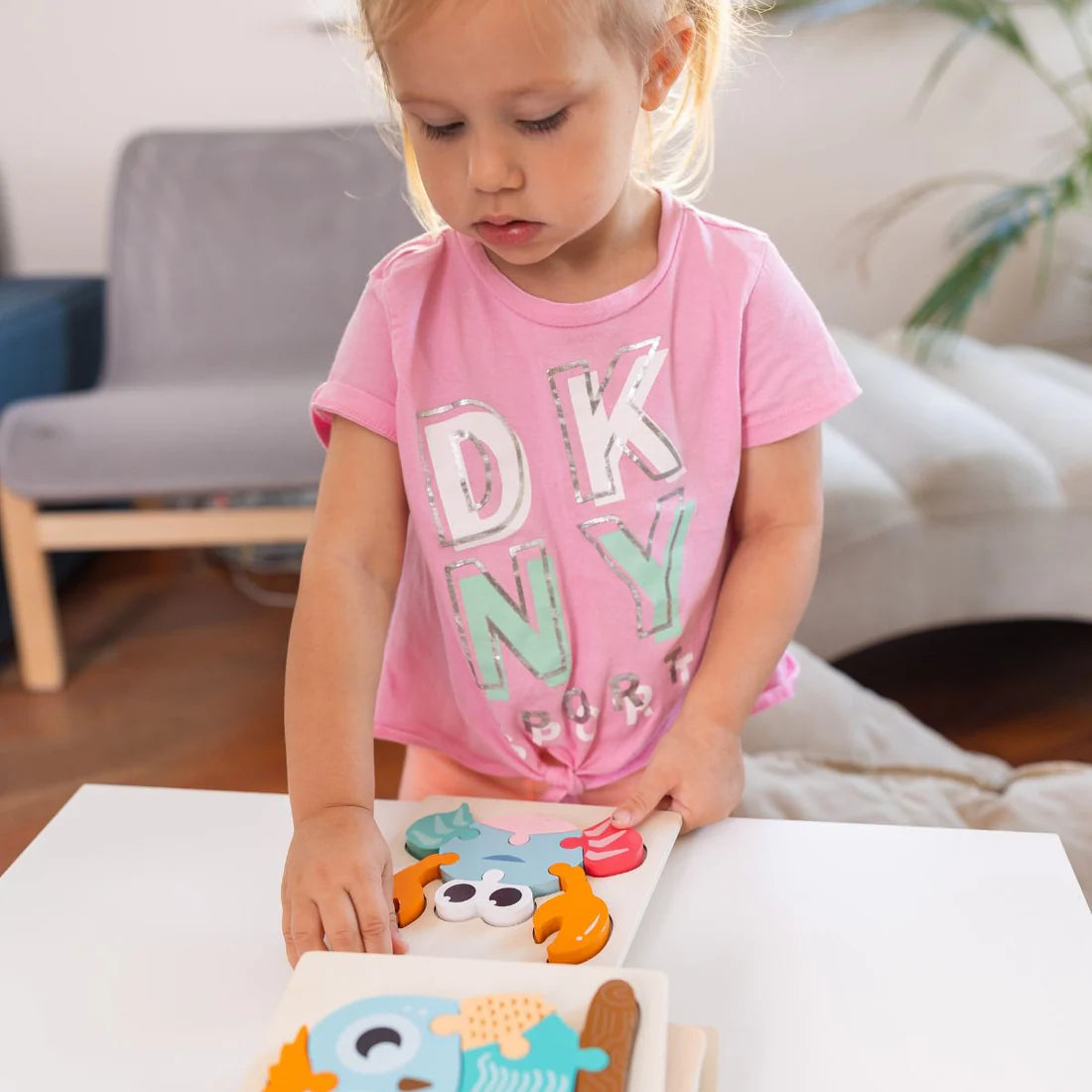 6 drewnianych puzzli Montessori – Autka (6+ miesięcy)