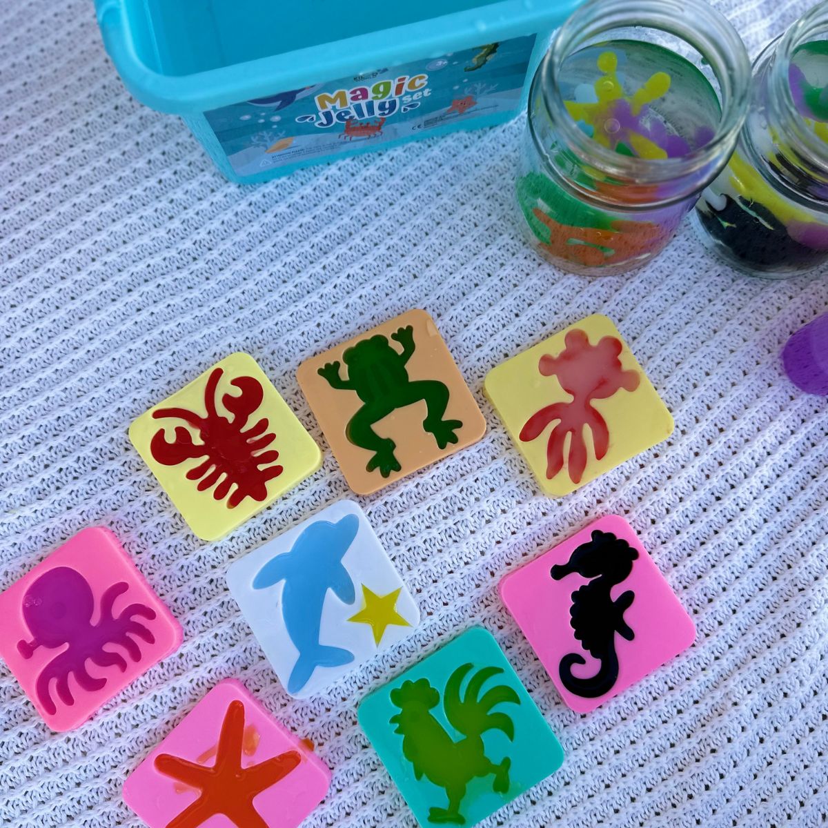 Magiczny zestaw do tworzenia wodnych zwierzątek z DARMOWYM PUDEŁKIEM (2+ lat)