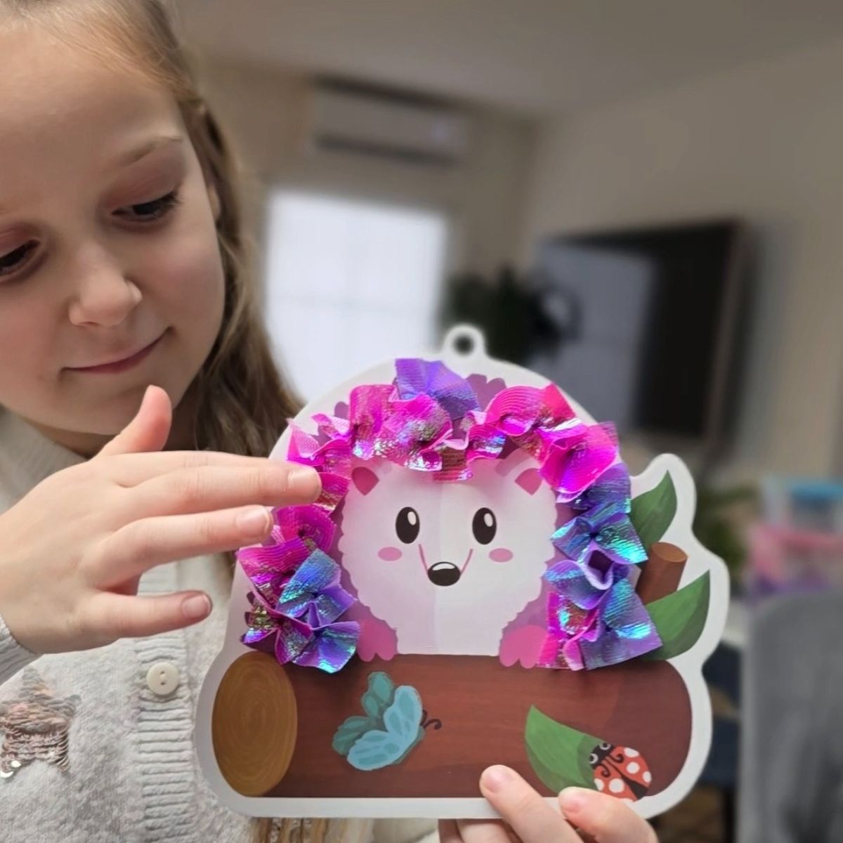 Tufting Kit – stwórz miękkie obrazy 3D z kolorowych kawałków tkaniny bez kleju i bałaganu! (5+ lat)