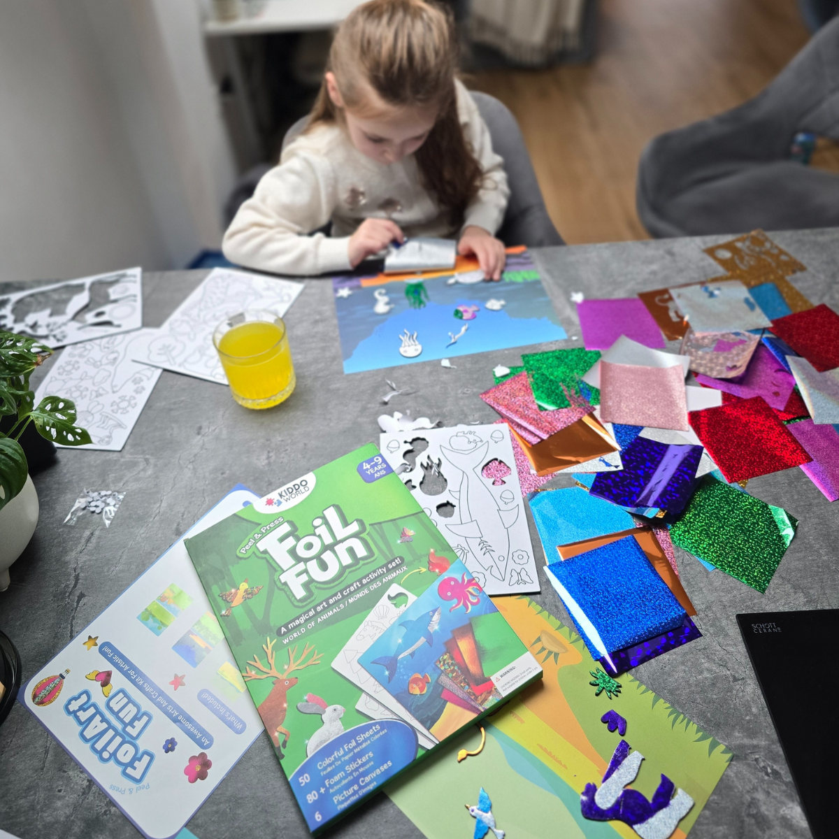 Foil Fun: Świat zwierząt | Kreatywny zestaw bez bałaganu (dla dzieci 4–9 lat)