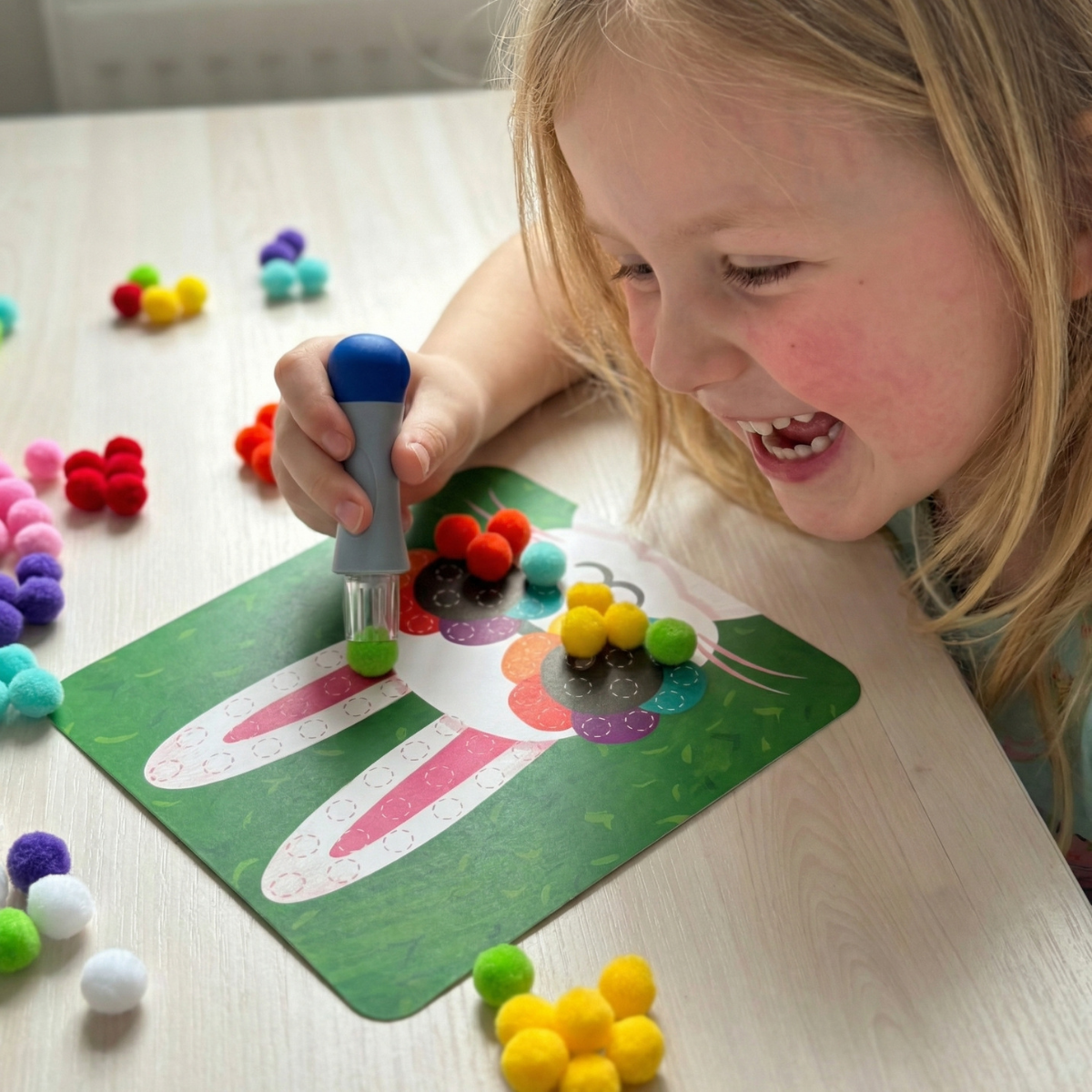 SENSORYCZNY ZESTAW KREATYWNY: Pom Pom Kit & Tufting Kit